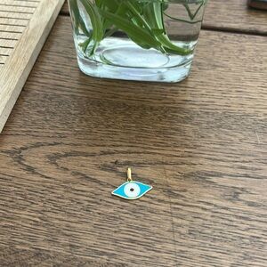 20 kt gold Evil eye for necklace